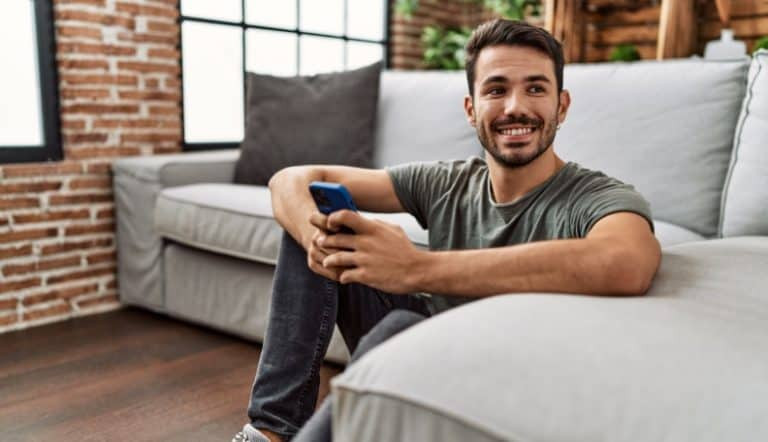 男士必知的32条短信技巧，助你轻松展现魅力与风度